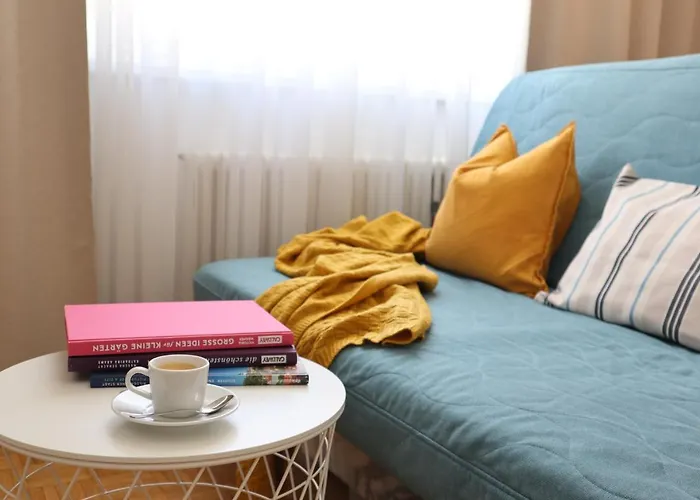 Apstay Station I Self Check-in I Parking Option Graz